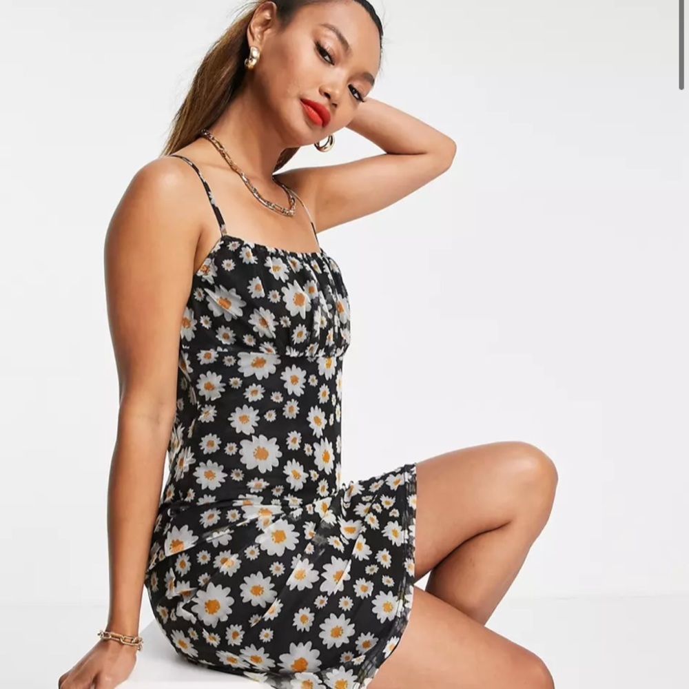 NEW! NWT! Urban Threads cami strap mini dress in daisy print